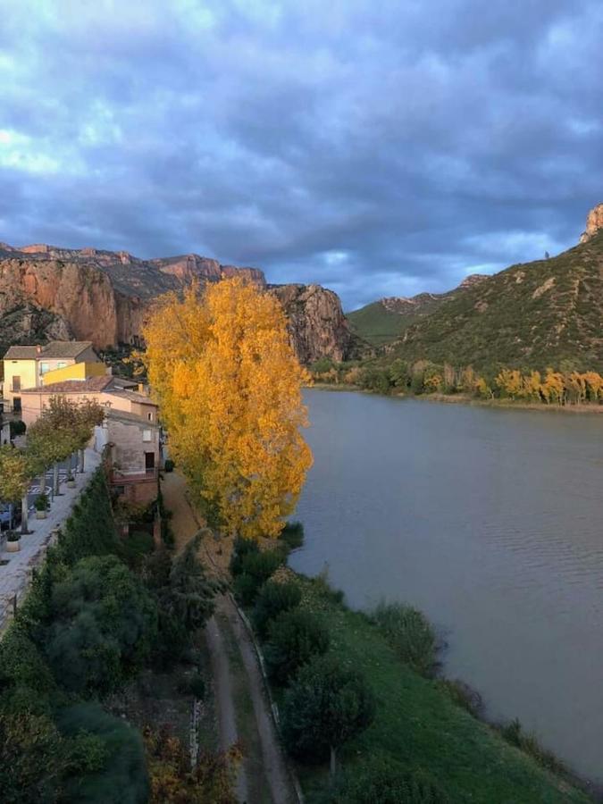 A 1a Linea Sant Llorenç De Montgai_ Whitehouse